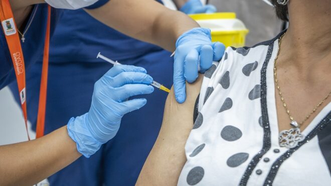 VACUNACIÓN CONTRA LA INFLUENZA EN LA REGIÓN AVANZA AL 37%