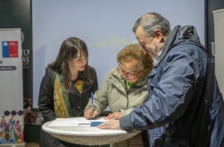 SEREMI DE SALUD Y UNIONES COMUNALES DE ADULTOS MAYORES FIRMAN COMPROMISO REGIONAL POR LA SALUD MENTAL